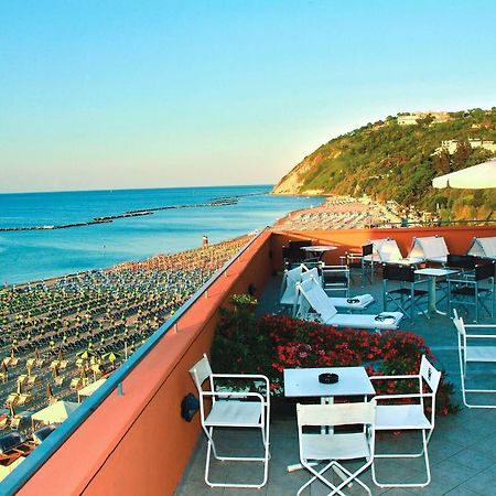 Giovanna Regina Hotel Gabicce Mare Exterior foto