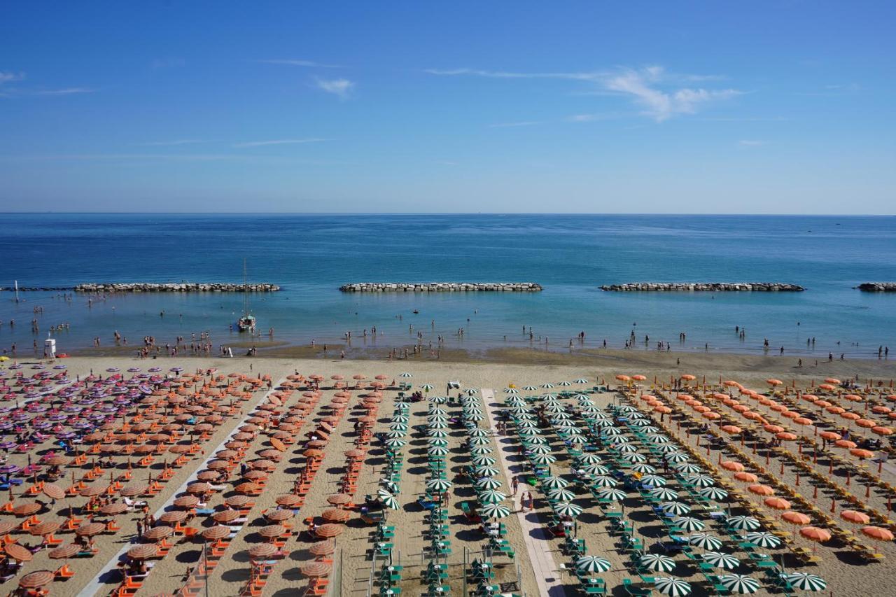 Giovanna Regina Hotel Gabicce Mare Exterior foto